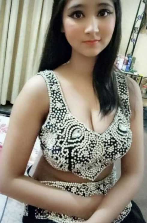 Busty escort in Ahmedabad